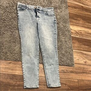 Women's Light Blue Jeans